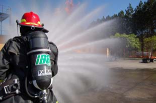 Saiba os riscos de não usar equipamento de proteção respiratória bombeiro