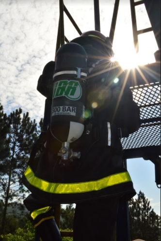 Máscara de combate a incêndio é equipamento obrigatório no Corpo de Bombeiros